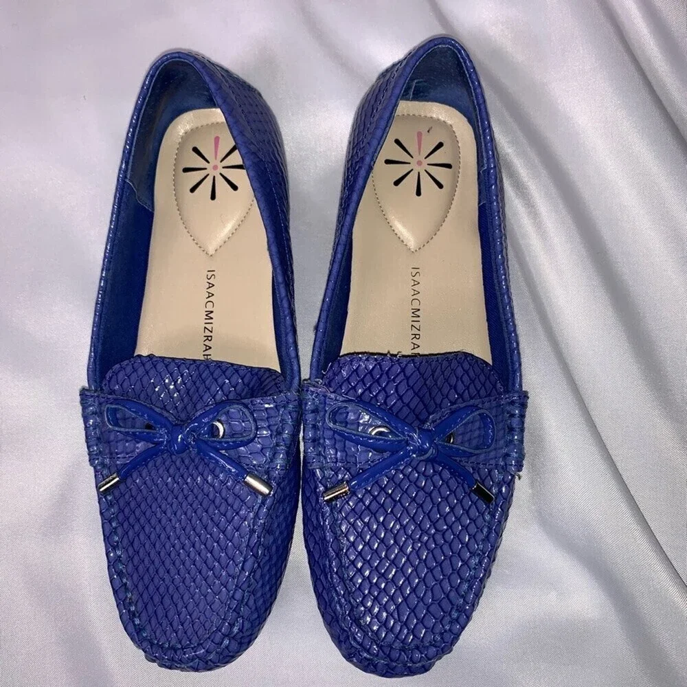Isaac Mizrahi loafers  blue snake skin loafers/flats SZ 6 comfort slip on shoes